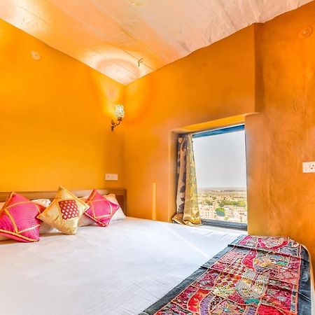 Mud Mirror Guesthouse جيلسامر المظهر الخارجي الصورة