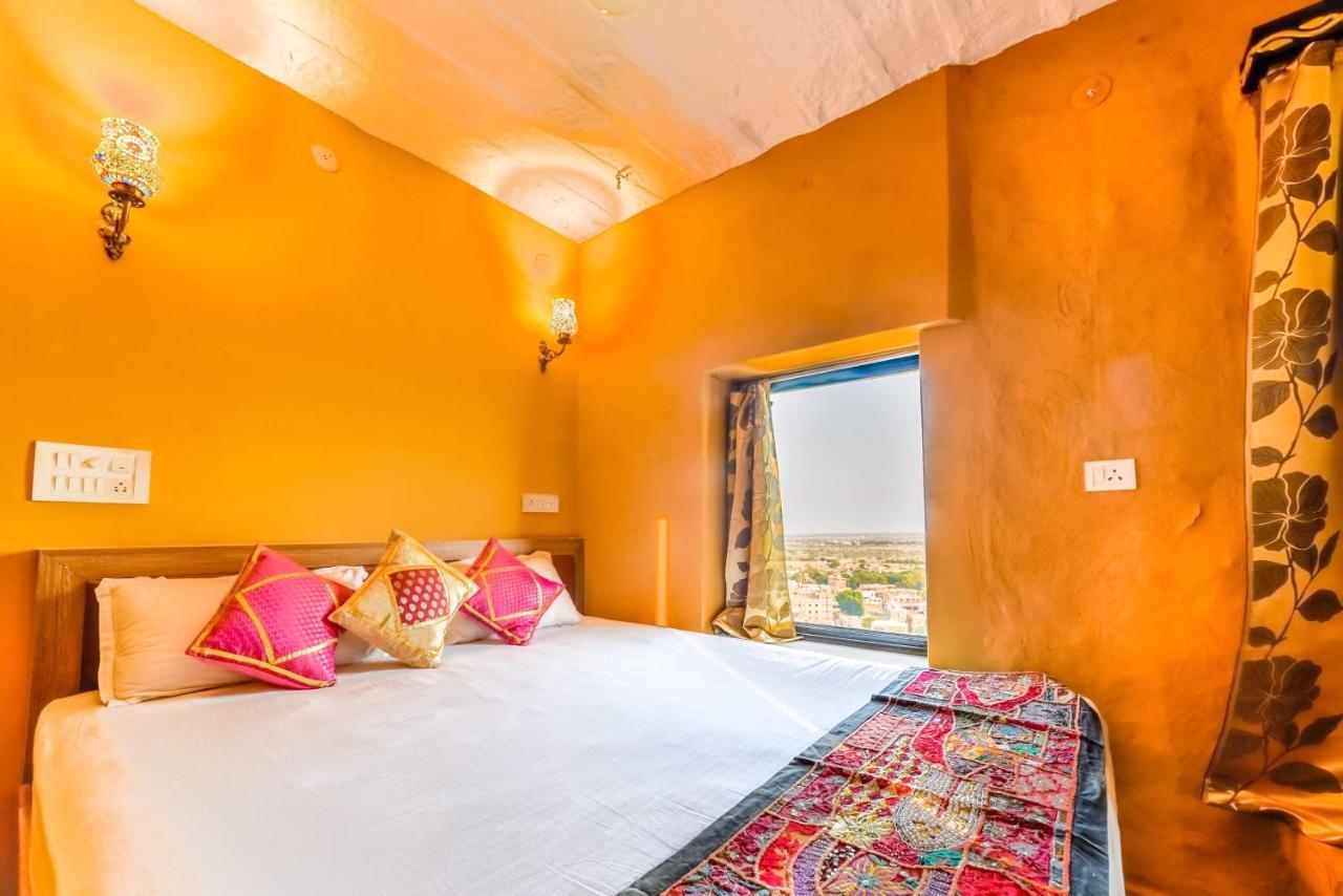 Mud Mirror Guesthouse جيلسامر المظهر الخارجي الصورة