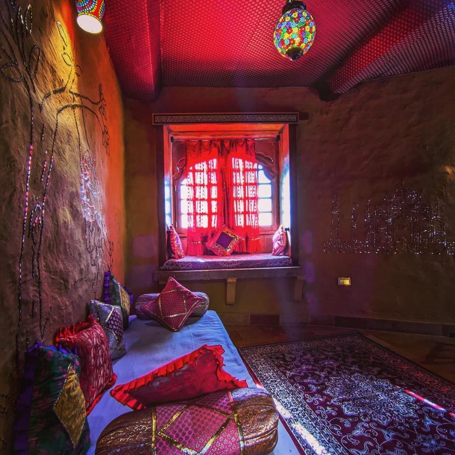 Mud Mirror Guesthouse جيلسامر المظهر الخارجي الصورة