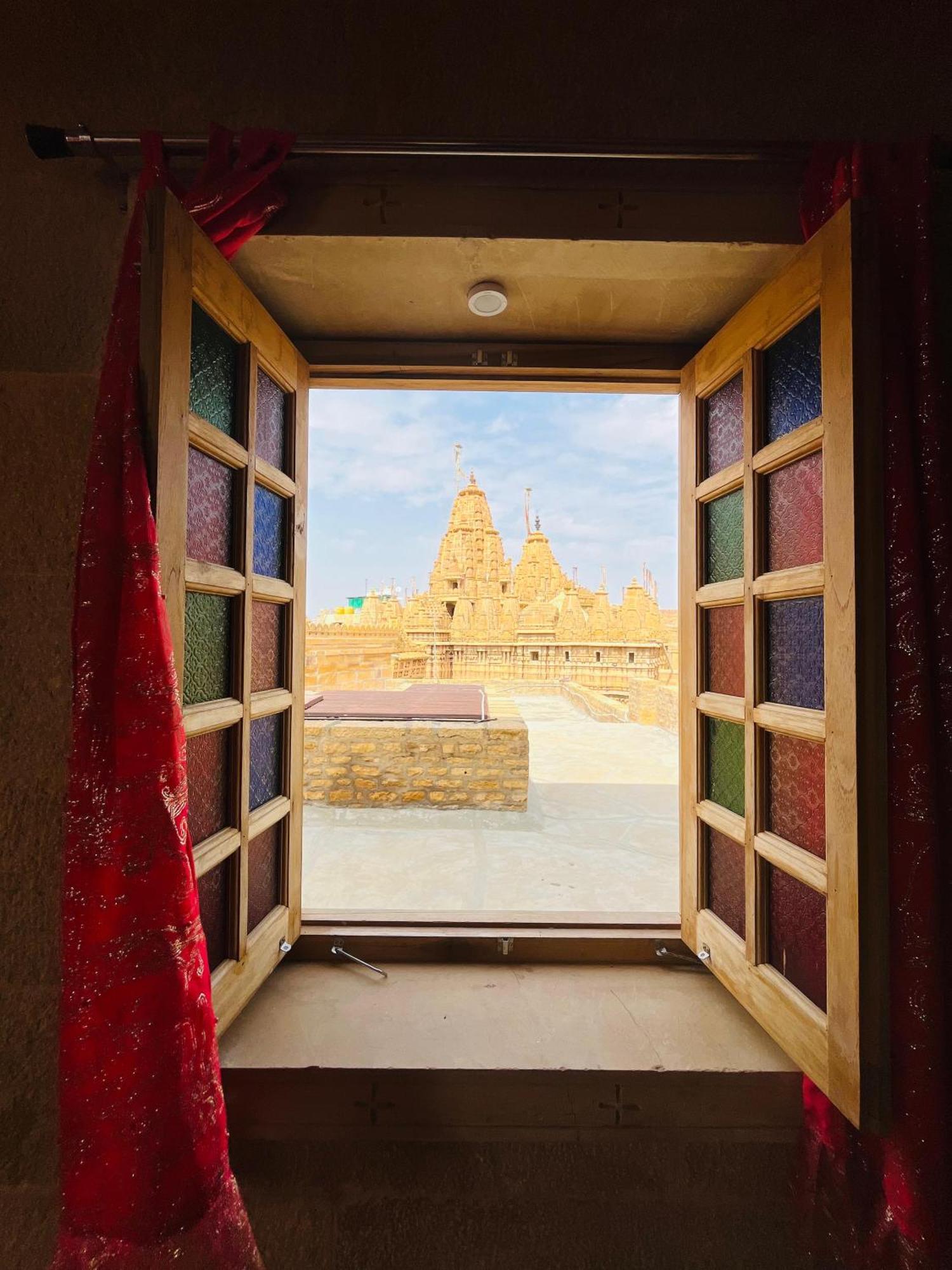 Mud Mirror Guesthouse جيلسامر المظهر الخارجي الصورة