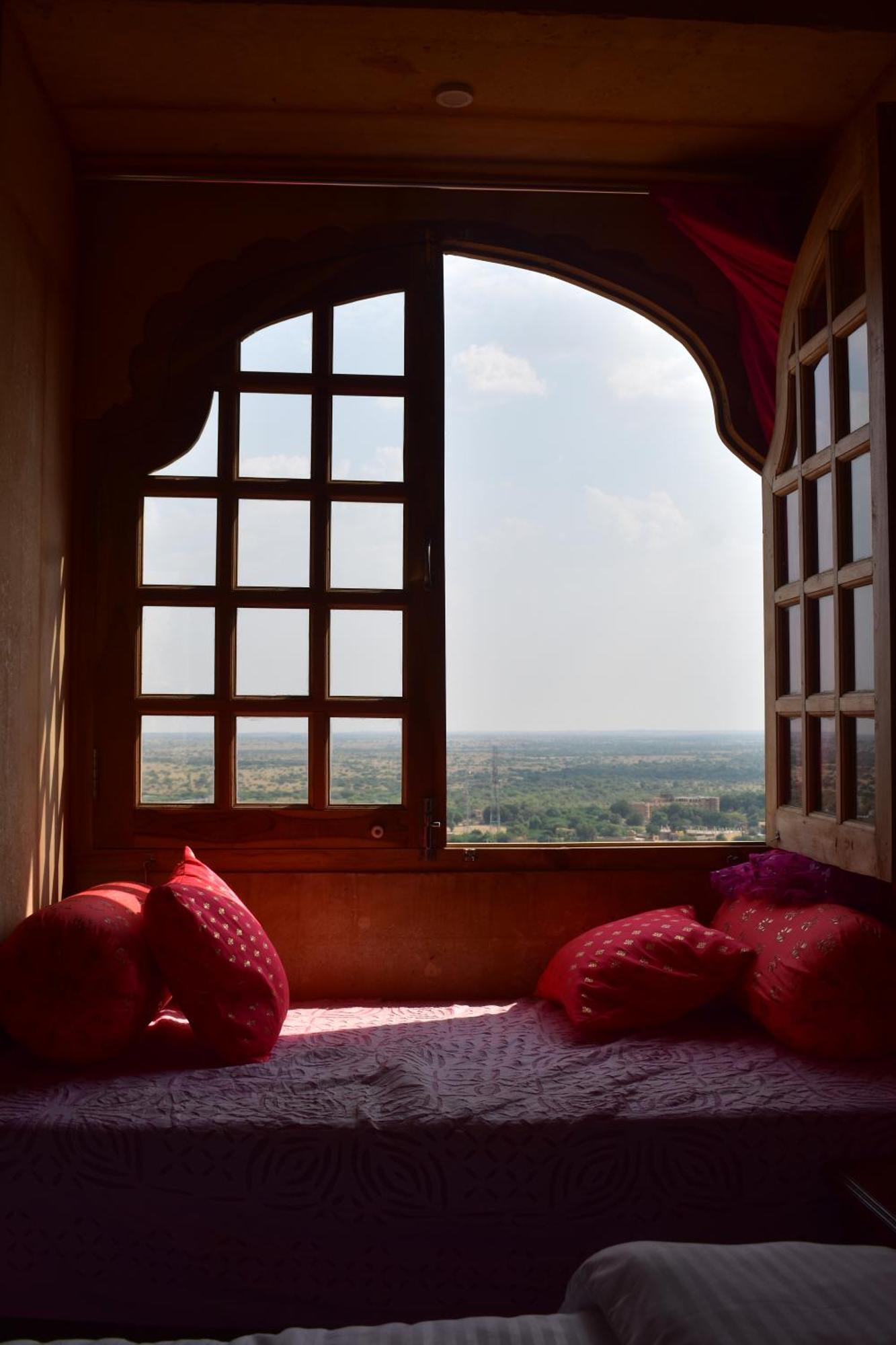 Mud Mirror Guesthouse جيلسامر المظهر الخارجي الصورة