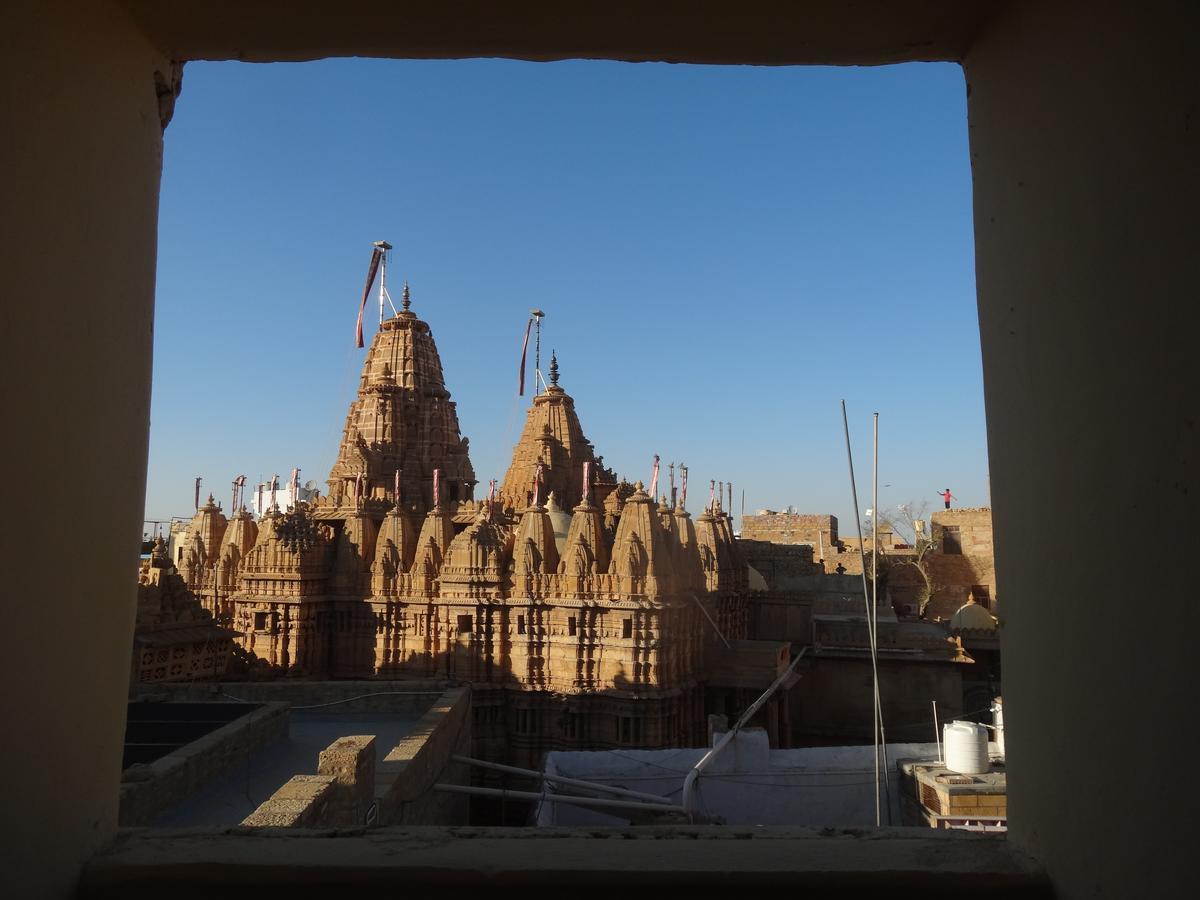 Mud Mirror Guesthouse جيلسامر المظهر الخارجي الصورة