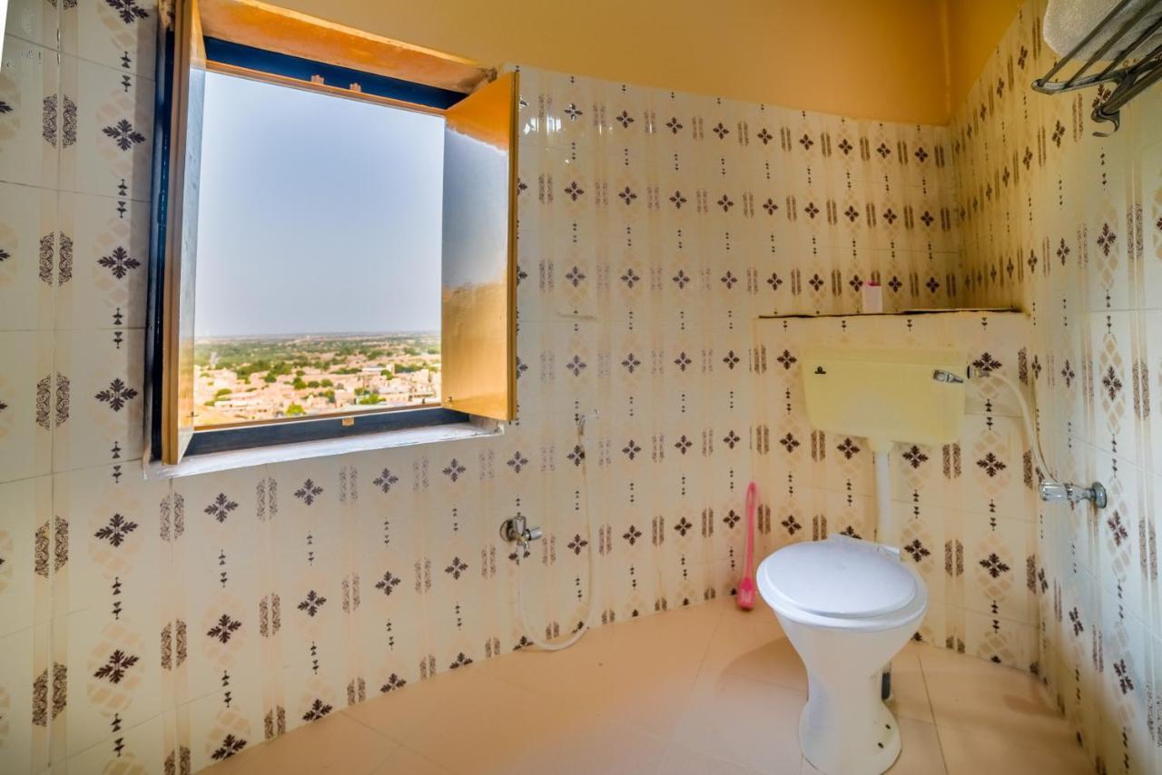 Mud Mirror Guesthouse جيلسامر المظهر الخارجي الصورة