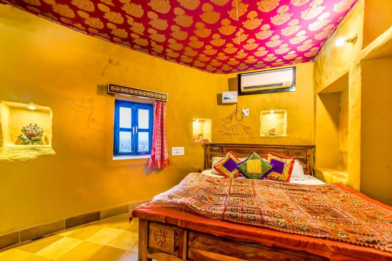 Mud Mirror Guesthouse جيلسامر المظهر الخارجي الصورة