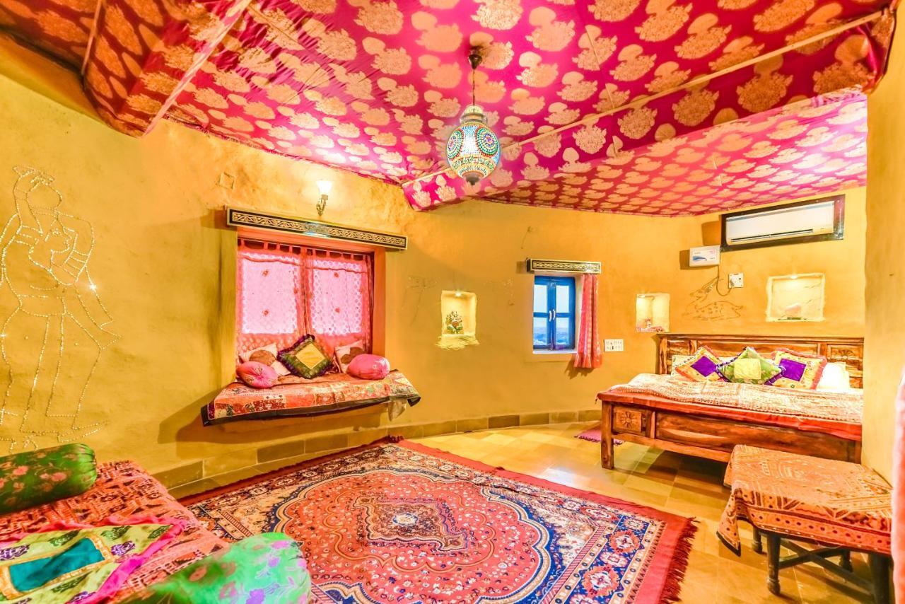 Mud Mirror Guesthouse جيلسامر المظهر الخارجي الصورة