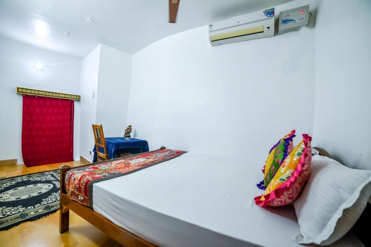 Mud Mirror Guesthouse جيلسامر المظهر الخارجي الصورة