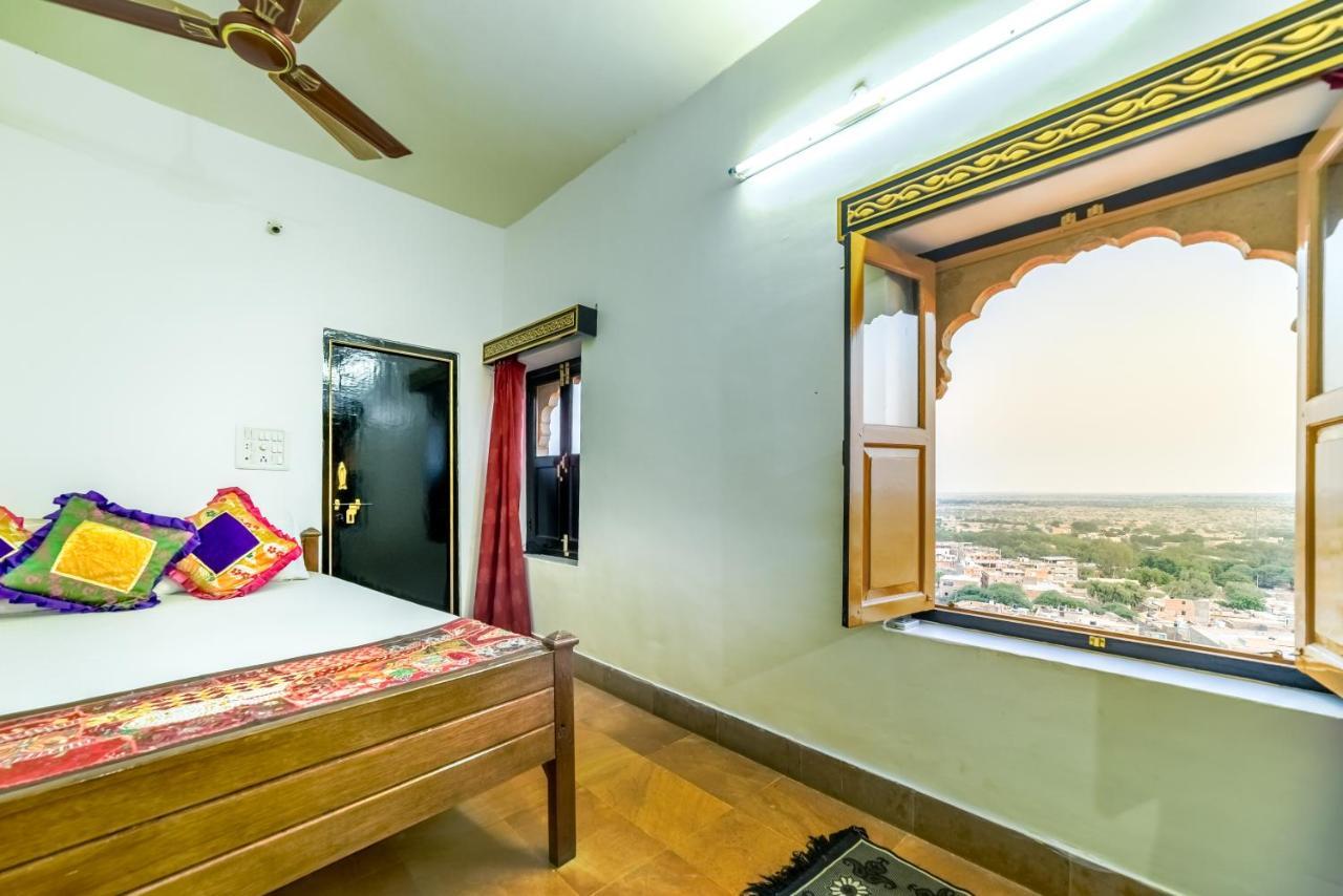 Mud Mirror Guesthouse جيلسامر المظهر الخارجي الصورة